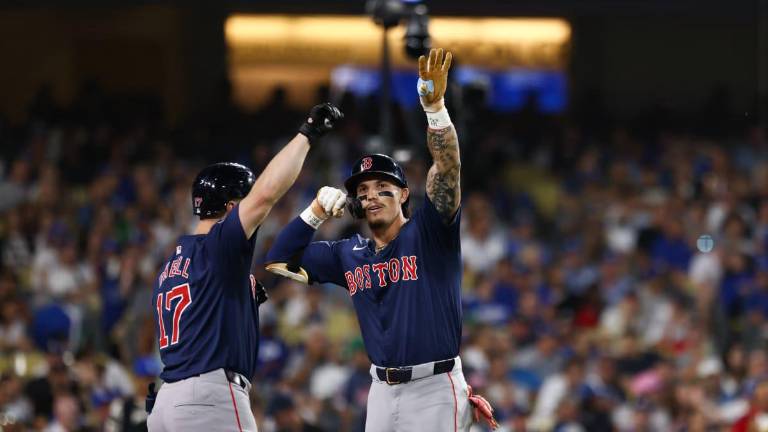 El mexicoestadounidense Jarren Durán pega jonrón.