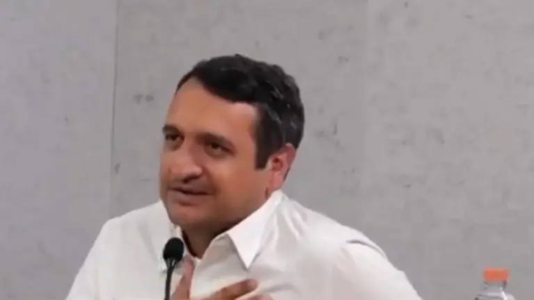 En la denuncia se acusa que López Beltrán inició una estrategia sistemática de posicionamiento electoral antes de los tiempos legales.