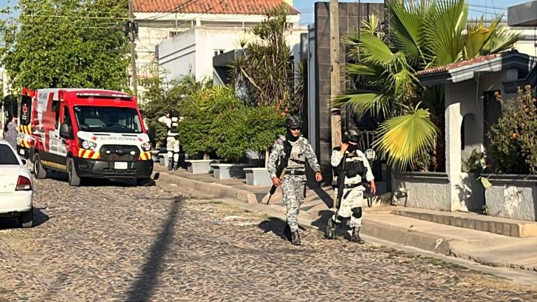 De acuerdo con los primeros reportes, la agresión se realizó desde la calle hacia la vivienda ubicada en la calle Profesora Hortencia Cabada.