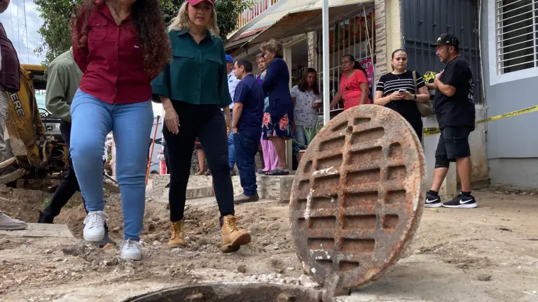 La red de drenaje en el andador Carlos McGregor se encontraba en muy mal estado.