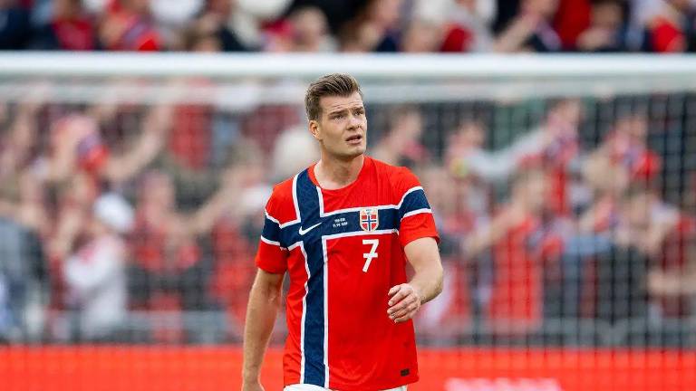 Alexander Sørloth ha recibido fuertes críticas tras la eliminación de Noruega ante Inglaterra.