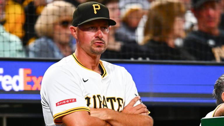 Don Kelly permanecerá como mánager de los Piratas para la temporada de 2026.