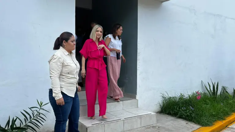 La Alcaldesa Estrella Palacios Domínguez tras su asistencia a la reunión de la Mesa de Seguridad.