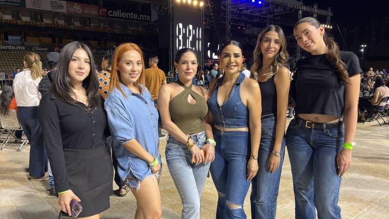 Diana Soto, Yeseni Félix, Mary Millán, Consuelo Ritz, Priscila Ritz y Nicole Inzunza.