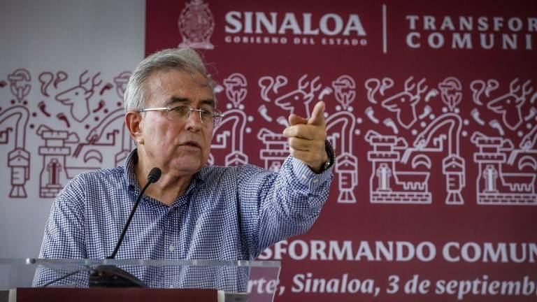 El Gobernador Rubén Rocha Moya critica la decisión del Ayuntamiento de Mazatlán de reservar la rescisión del contrato por la compra de luminarias a Azteca Lighting.