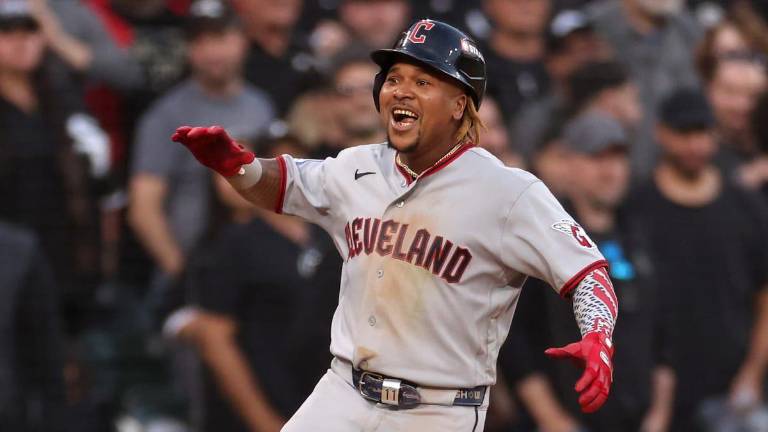 José Ramírez encabeza la reacción de los Guardianes con brillante actuación para evitar la eliminación en la Serie Divisional.