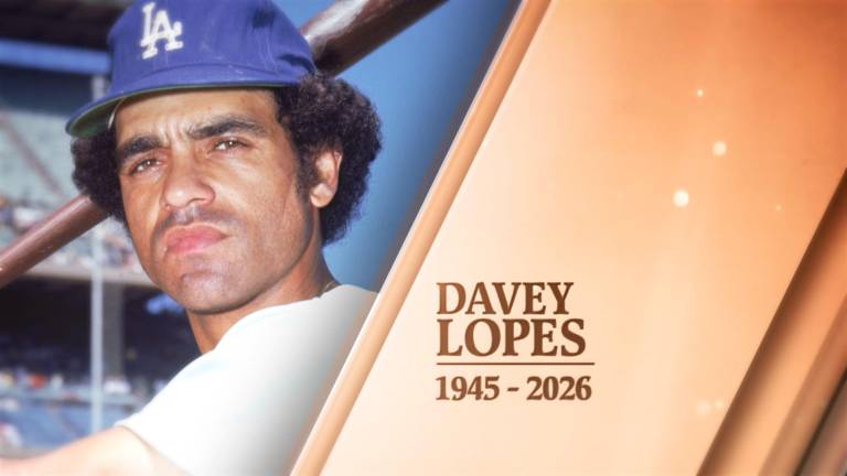 Davey Lopes, prolífico robador de bases y pilar de los Dodgers, fallece.