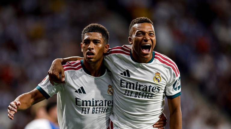 Jude Bellingham celebra su gol junto a Kylian Mbappé.