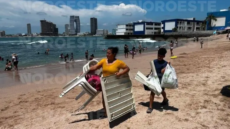 Operativo en la Playa Pinitos para revisar las condiciones de los permisos en la zona federal.