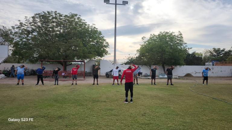 Personal de salvavidas de Protección Civil de Escuinapa se encuentra en fase de capacitación previo a las vacaciones de Semana Santa.