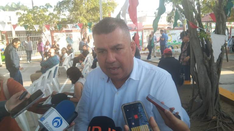 Julio César Ramos Robledo, Tesorero del Gobierno de Mazatlán.