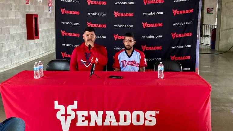 Édgar Torres y Brayan Quintero estuvieron presentes en la atención a medios posterior a la práctica.