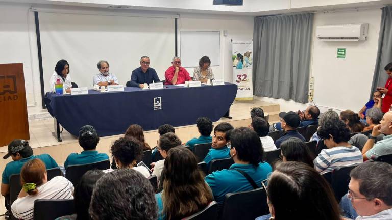 Especialistas analizaron la situación del Estero de Urías durante el panel “Cienciad”, realizado en la subsede Mazatlán del CIAD.
