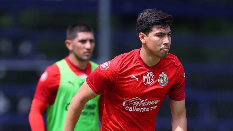 Érick Gutiérrez jugaría con Chivas el domingo.