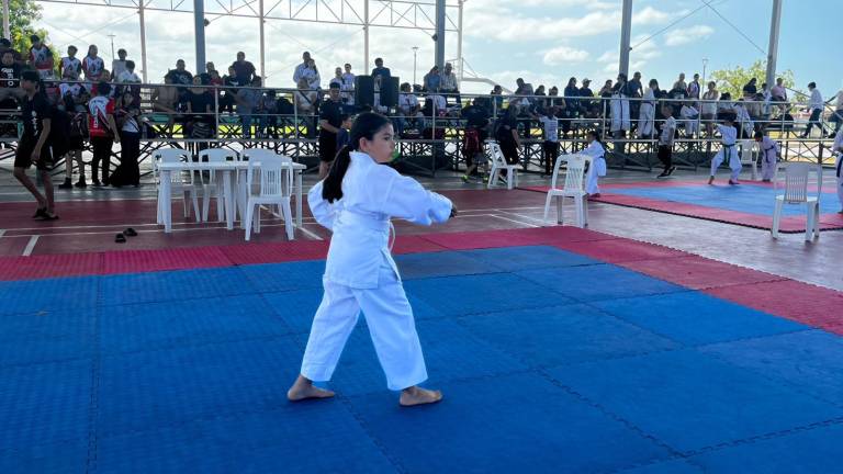 Entre katas, kumites y sonrisas, se vive la fiesta del karate en Mazatlán.