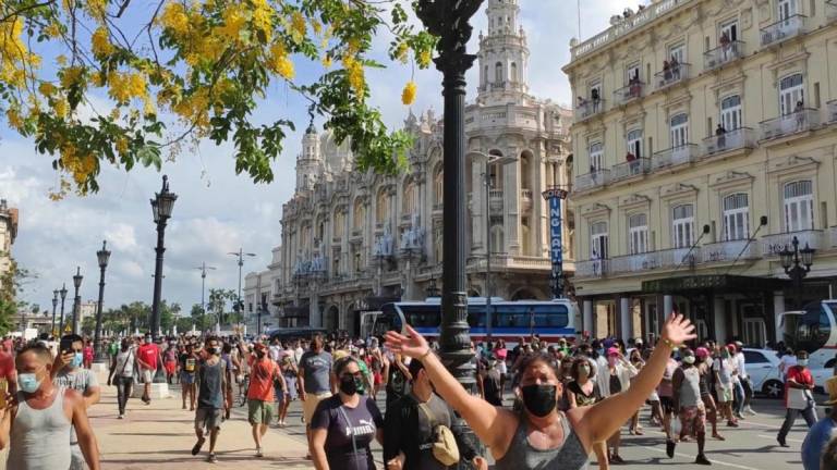 Con la consigna ‘Patria y vida’ exigen en Cuba liberación de las personas presas políticas y un país libre
