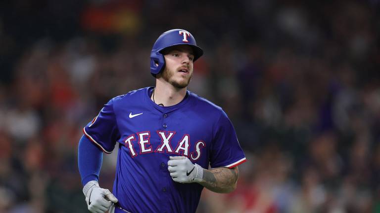 Jonah Heim le dará mayor profundidad a la receptoría de los Bravos.