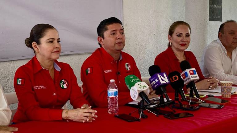 César Emiliano Gerardo, presidente del PRI en Sinaloa, mostró su apoyo a Maribel Chollet.