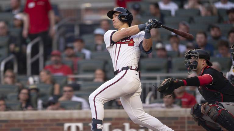 El jardinero busca oportunidad en un campamento de Grandes Ligas con Cleveland.