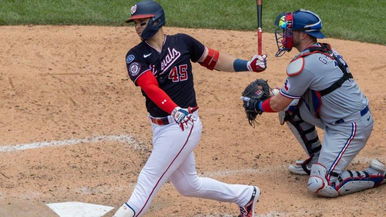 Joey Meneses da cuadrangular por tercer día consecutivo.