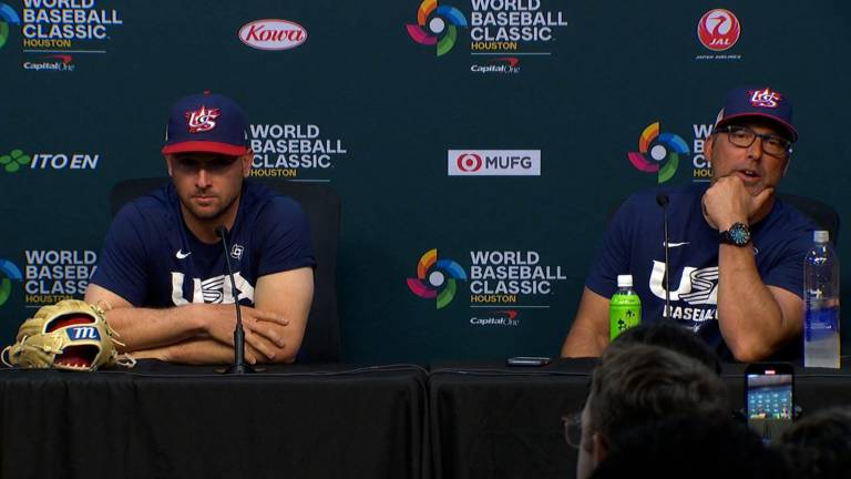 Estados Unidos ajusta róster para cuartos del Clásico Mundial.