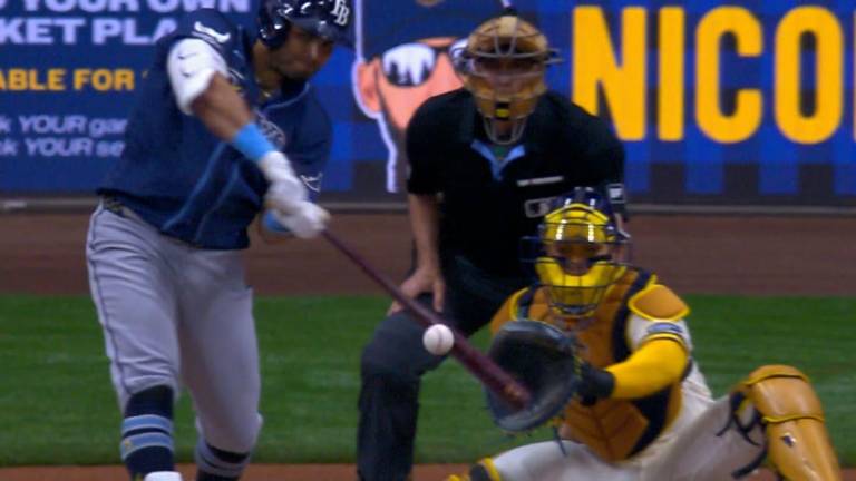 Jonathan Aranda llegó a dos jonrones en la temporada para los Rays.