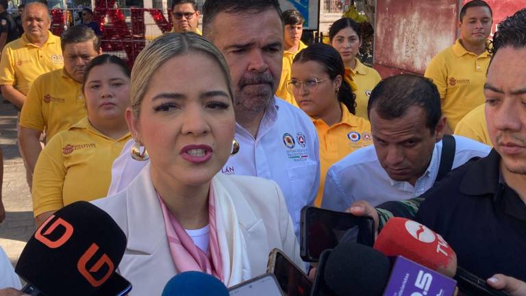 La Alcaldesa de Mazatlán Estrella Palacios Domínguez habla de la protesta de policías jubilados.