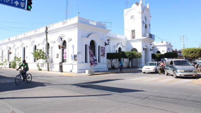 Trabajadores del Ayuntamiento de Escuinapa cumplen dos semanas sin sueldos