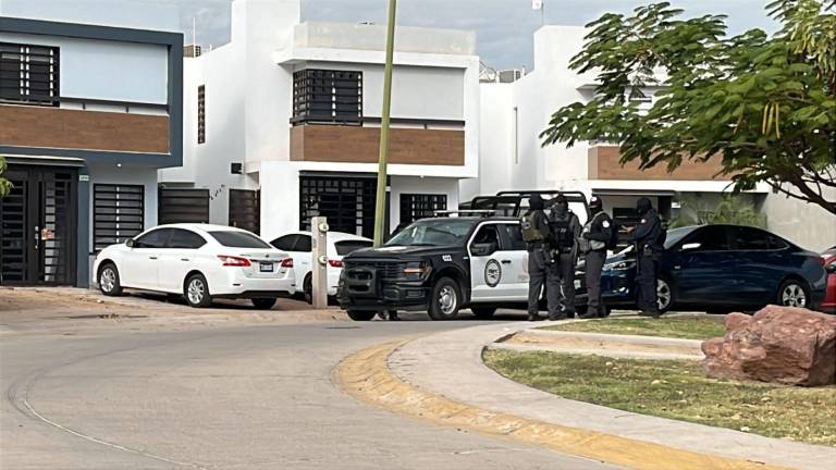 El despliegue se mantiene cerca de la entrada del fraccionamiento Monserrat, en la calle Santa Agripina.