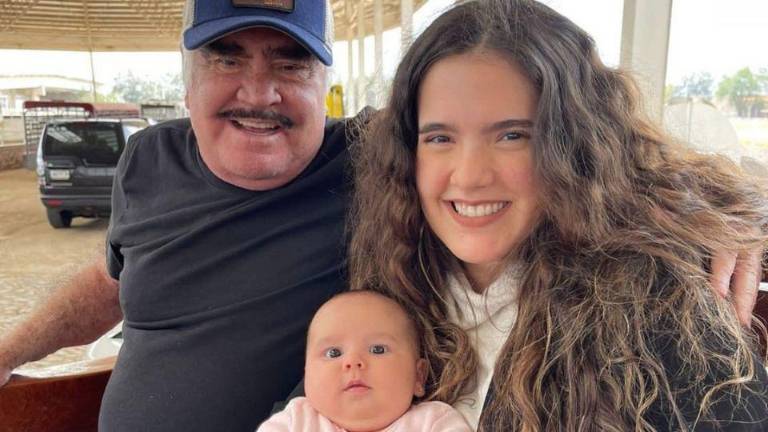 A través de su cuenta de Instagram, Camila Fernández se despide de su abuelo, Vicente, con emotiva foto.