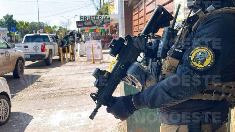 Elementos del Grupo Antisecuestros mantienen presencia en un conjunto de departamentos en Bacurimi.