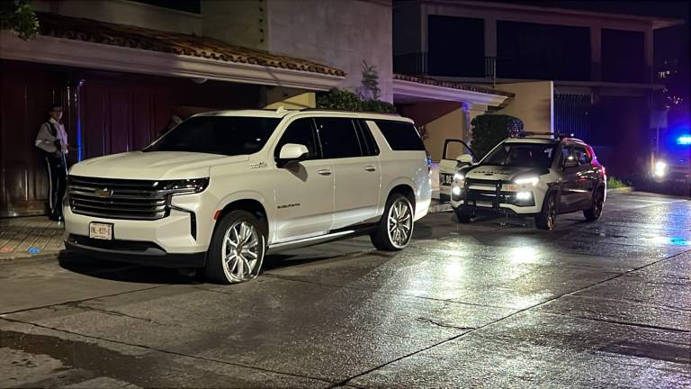 La camioneta blindada del Secretario de Seguridad fue afectada por ponchallantas en la colonia Lomas de Guadalupe.