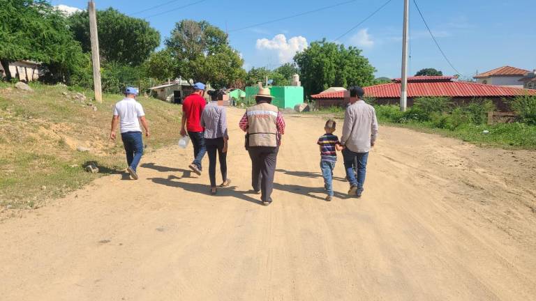 El Gobierno de Sinaloa otorgará apoyos en especie a habitantes de San José de las Delicias después de la jornada de violencia que vivieron a finales de julio.