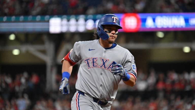 Alejandro Osuna, originario de Ahome, Sinaloa, sigue los pasos de su hermano Roberto y celebra la oportunidad de portar el uniforme tricolor.