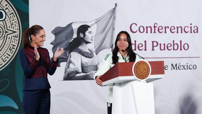 Charlyn Corral, entre lágrimas, recordó sus inicios y el esfuerzo que la llevó a convertirse en referente del balompié mexicano.