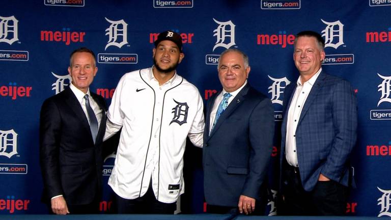 El venezolano Eduardo Rodríguez tendrá el honor de lanzar el Día Inaugural.