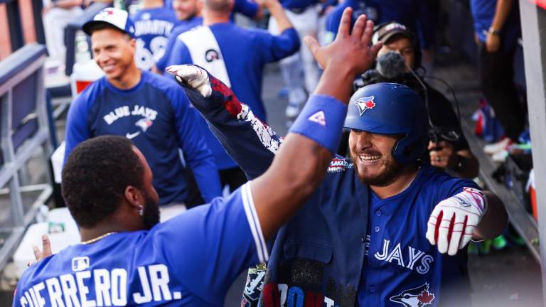 Alejandro Kirk cerró el rol regular con par de cuadrangulares para ser clave en la coronación de los Azulejos en el Este de la Liga Americana.