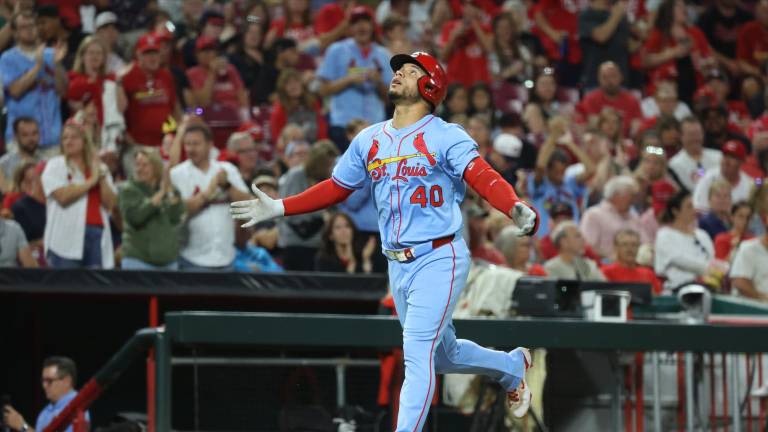 Para Boston, su llegada representa una apuesta ofensiva y versátil, capaz de cubrir tanto detrás del plato como en la inicial.