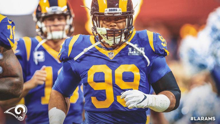 Aaron Donald regresa a los emparrillados con los Rams.