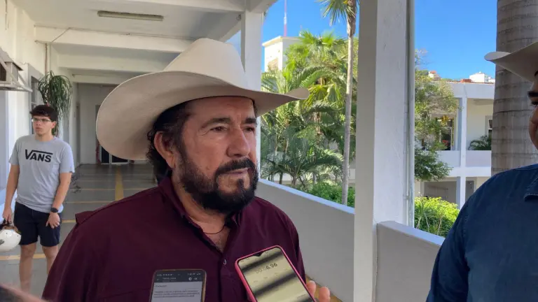 Valdez Zazueta recordó que los ganaderos enfrentan recesión y el Gobierno del Estado les han apoyado para la adquisición de vacas.