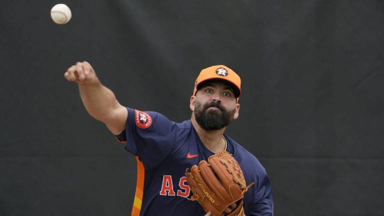 El retorno de Urquidy a las Mayores está en suspenso.