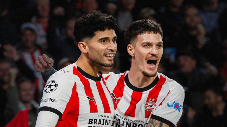 El PSV se impuso por abultado marcador al Nápoles italiano.