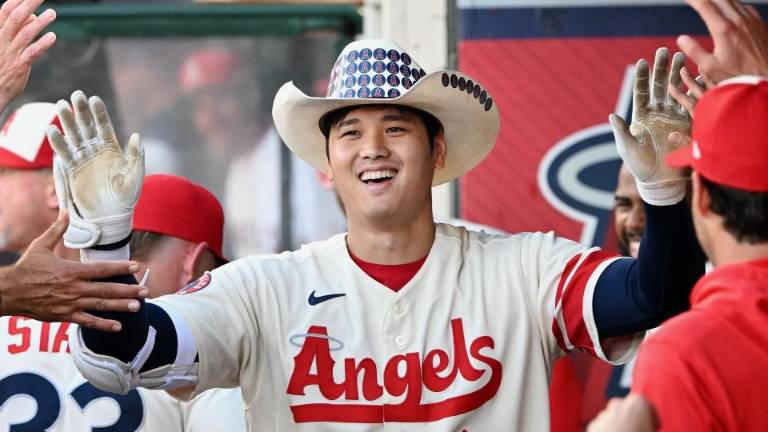 Shohei Ohtani firmó por un año más con los Angelinos de Anaheim.