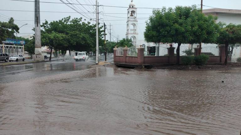 Lluvias originadas por remanentes de ‘Nora’ ocasionan crecida de arroyos en Culiacán