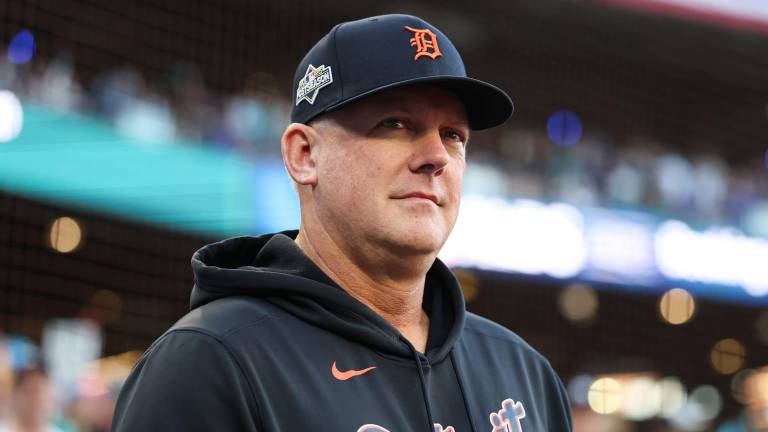 A.J. Hinch permanecerá al frente de los Tigres de Detroit.