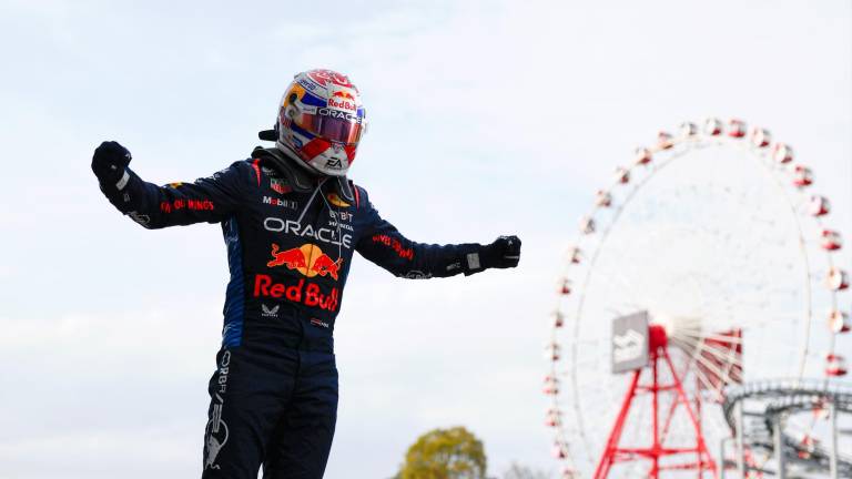 Max Verstappen celebra su triunfo en Japón.