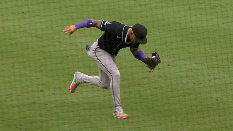 Ketel Marteno jugó en el inicio de la serie de Arizona en Boston.