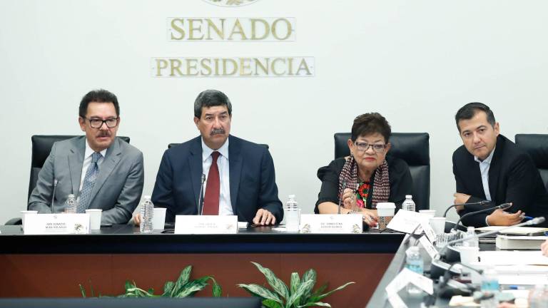 Godoy Ramos comprometió ante los senadores un cambio sustancial en la relación de la FGR con los ciudadanos que acuden a denunciar.