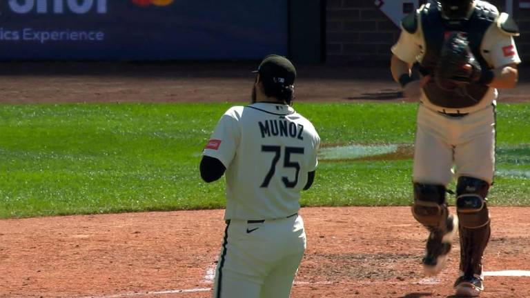 El sinaloense Andrés Muñoz tuvo un noveno inning efectivo para ampliar la racha sin carreras en contra en favor de los Marineros.