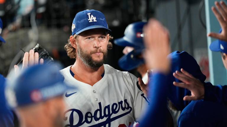 Clayton Kershaw sigue en la organización de Dodgers.